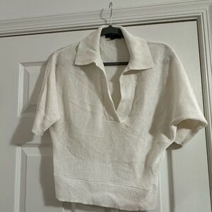 Banana Republic Off white v-neck with collar short sleeve knit top